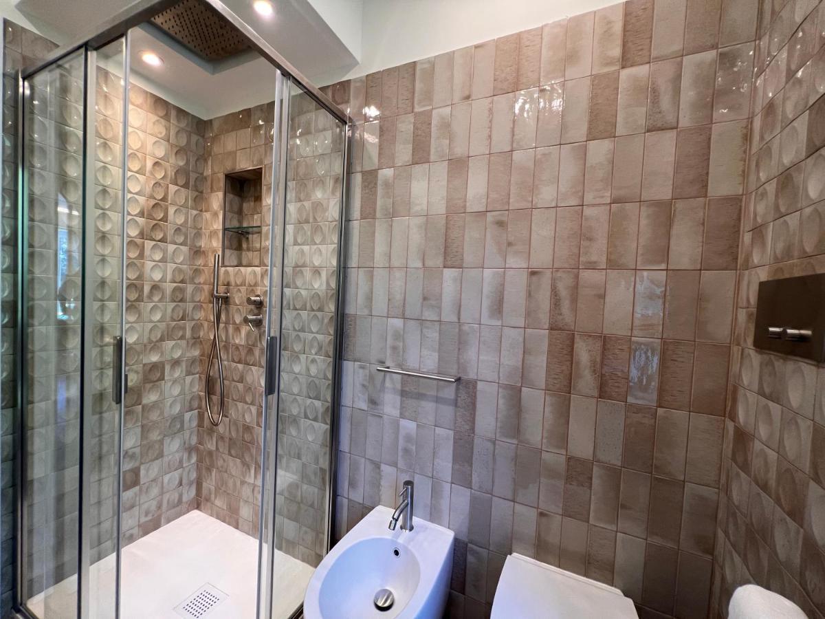 Val Di Sole 19-Iii Piano- Vista Mare- Vista Collina-Wifi 100Mg-Aria Condizionata In Tutte Le Stanze -L'Appartamento E' Stato Completamente Rinnovato Nel 2023 Rapallo Bagian luar foto
